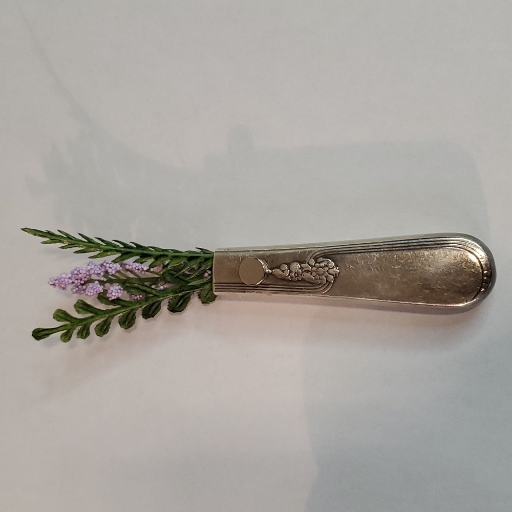 Refrigerator bud vase handcrafted from vintage silverware - Picture 3 of 7
